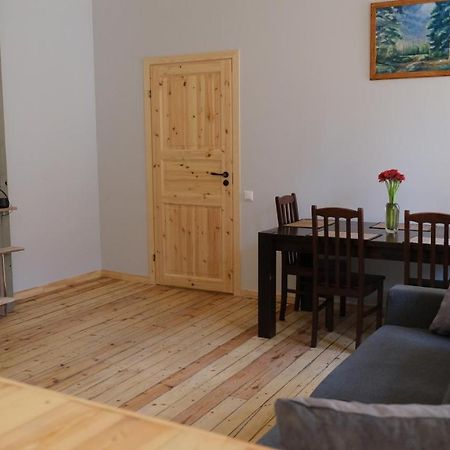 Historic Apartment With Wooden Floors In The Hearth Of Old-Town Рига Екстер'єр фото