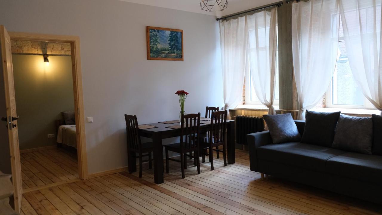 Historic Apartment With Wooden Floors In The Hearth Of Old-Town Рига Екстер'єр фото